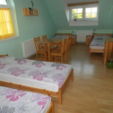 Fuer Gruppen Gegenueber Einer Reitschule Holiday home *