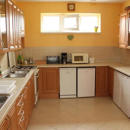 Holiday home Fuer Gruppen Gegenueber Einer Reitschule