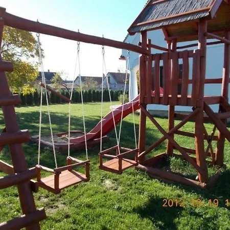 Holiday home Fuer Gruppen Gegenueber Einer Reitschule Nagyvazsony