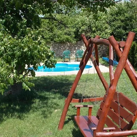 Holiday home Fuer Gruppen Gegenueber Einer Reitschule